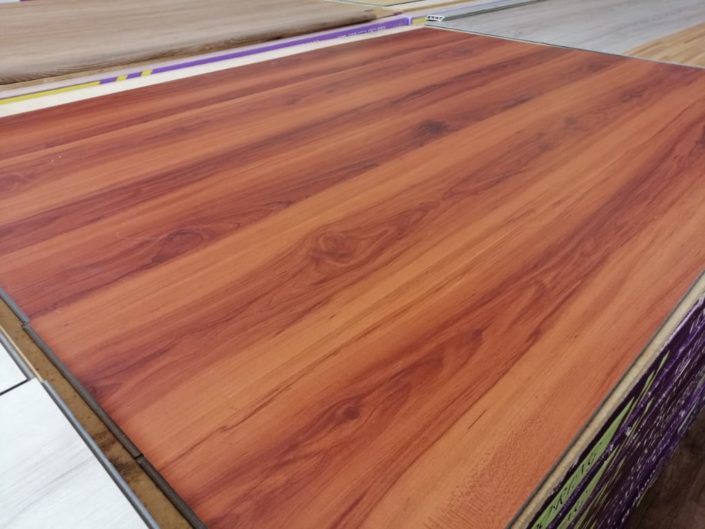 Pisos Flotantes de PVC | Alfa y Omega